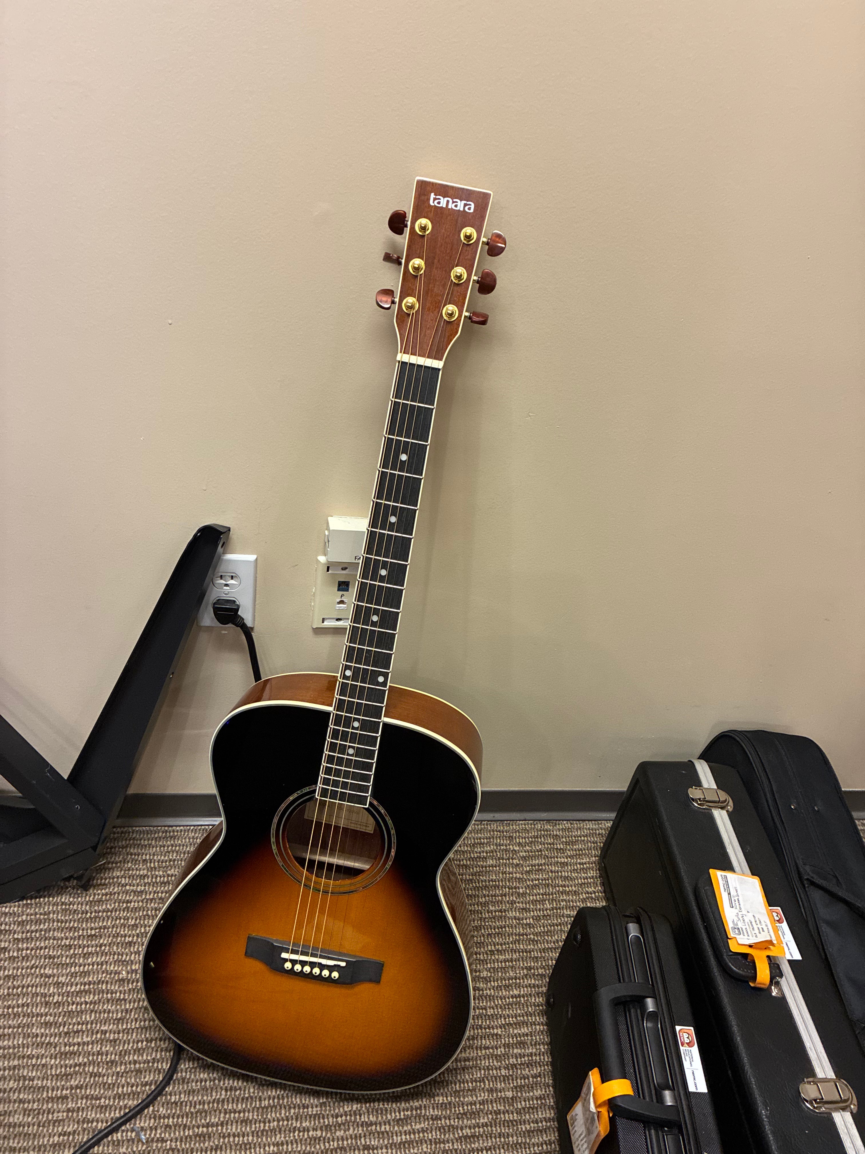 Tanara TGC-120VS Acoustic Guitar- Sunburst