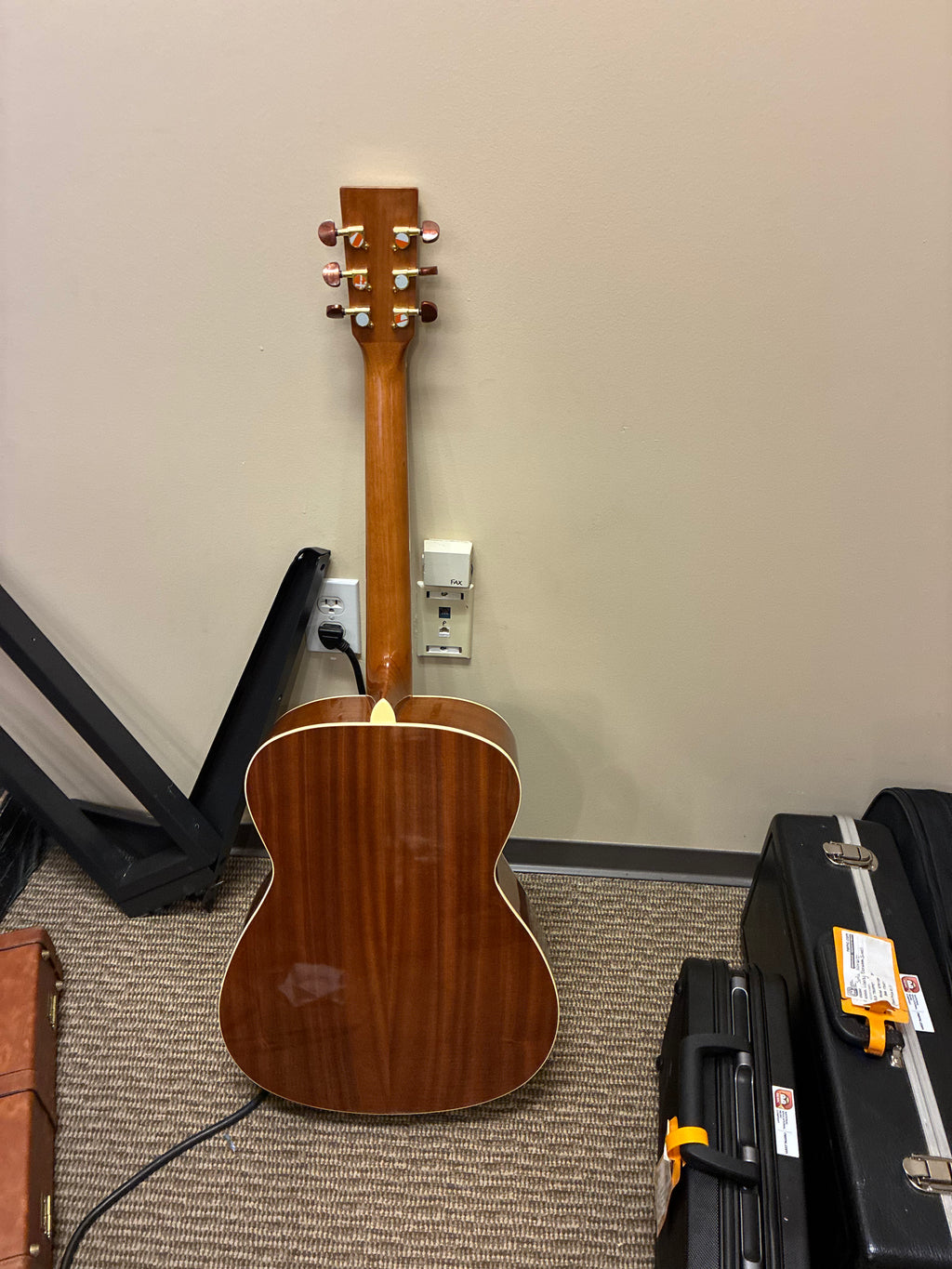 Tanara TGC-120VS Acoustic Guitar- Sunburst