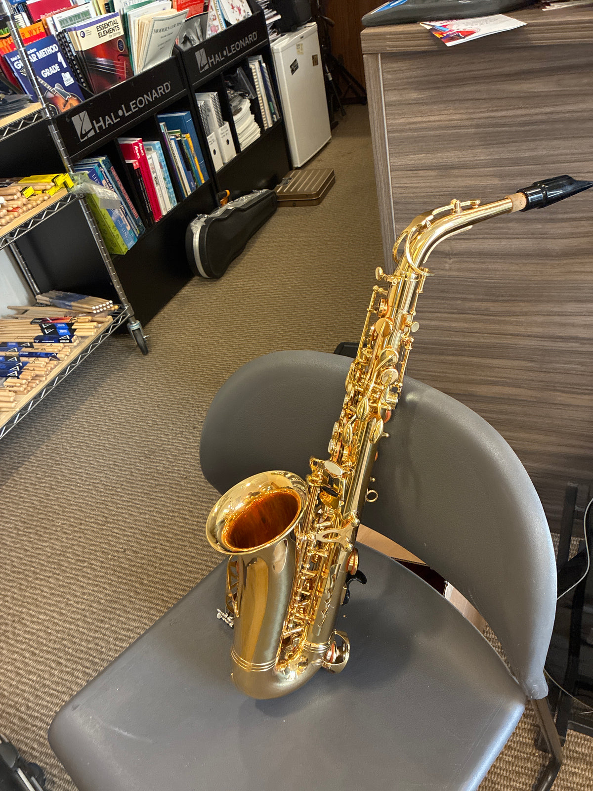 Blessing Alto Saxophone BAS-1287 Standard Series; SN: 571100 used yet in near mint condition-