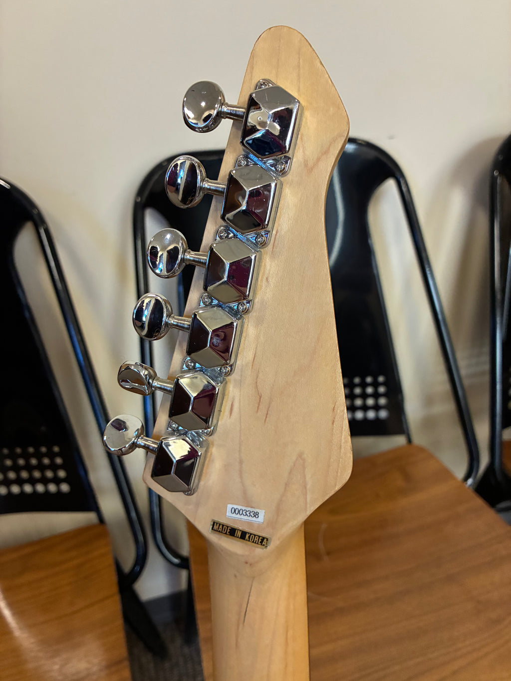 Austin Left-handed Electric Guitar: Fender style (Specifically Stratocaster-style)- made in Korea- Like New/ very lightly used- Model AU740BK with light travel gig bag