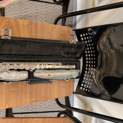 Gemeinhardt 72SP 2009 - Silver-plated Student-model Flute with B-foot and with Case and Cover