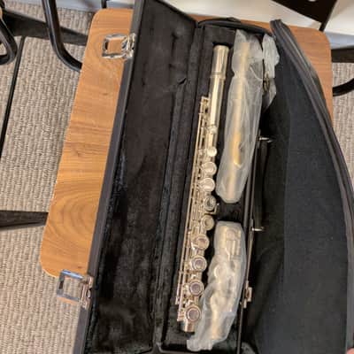 Gemeinhardt 72SP 2009 - Silver-plated Student-model Flute with B-foot and with Case and Cover